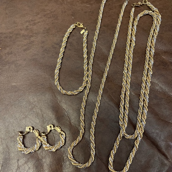 Vintage Monet Set Necklaces Bracelet Earrings - Picture 2 of 8